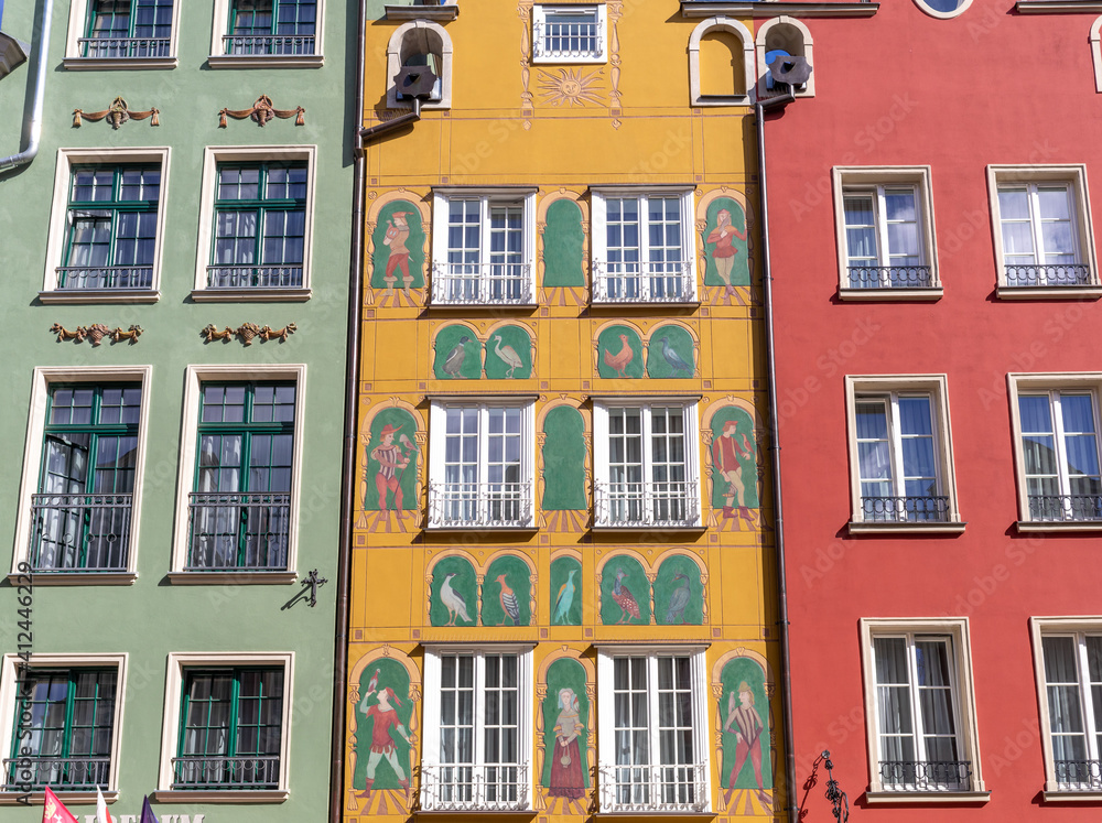 Obraz premium The facades of the restored Gdańsk patrician houses at Long Lane in Old Town.