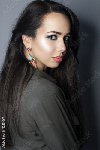 Obraz na płótnie Beautiful young model, longhair girl with bright make-up, red lips w salonie