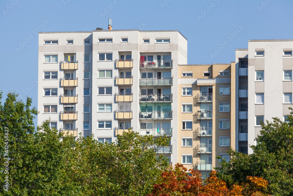 Monotones Wohngebäude, Wilhelmsburg, Hamburg, Deutschland, Europa Monotones Wohngebäude, Wilhelmsburg, Hamburg, Deutschland, Europa