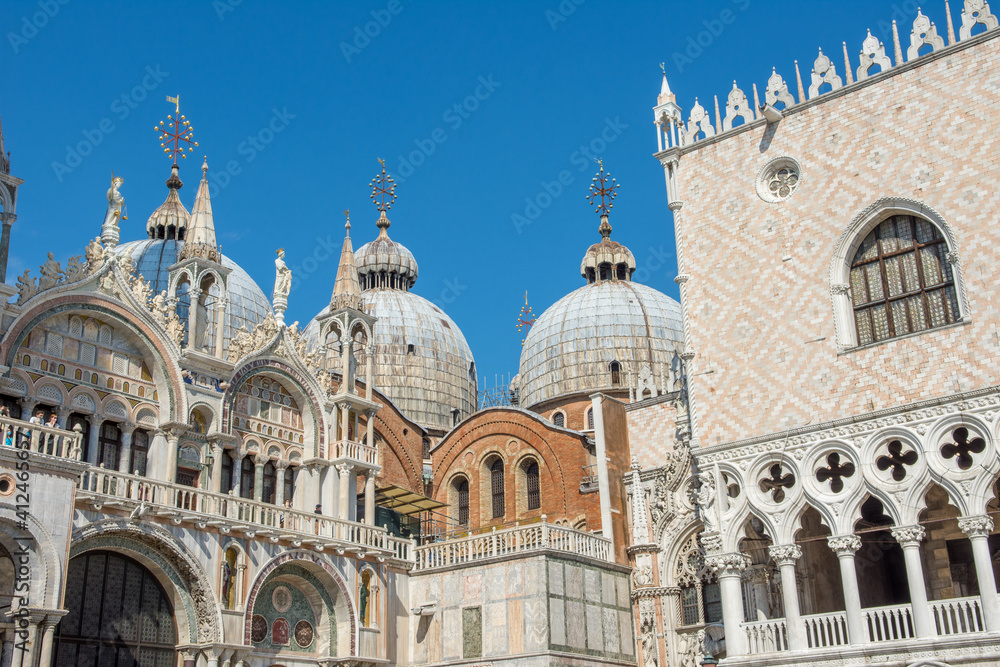 discovery of the city of Venice and its small canals and romantic alleys