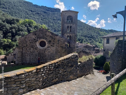 Visita a el  pueblo medieval de Beget en Girona, se encuentra incluido en el inventario del Patrimonio Arquitectónico de Cataluña. 