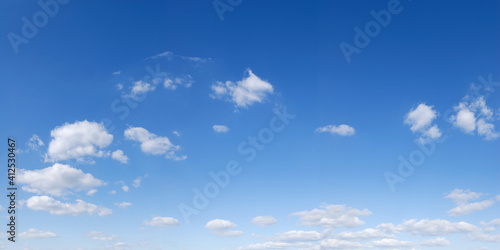 Blue sky and white clouds © Trutta