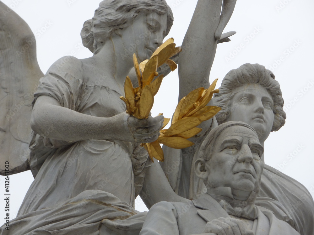 Fototapeta premium statue of angel