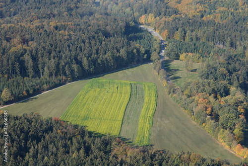 Herbstliche Landschaft vom Flugzeug aus