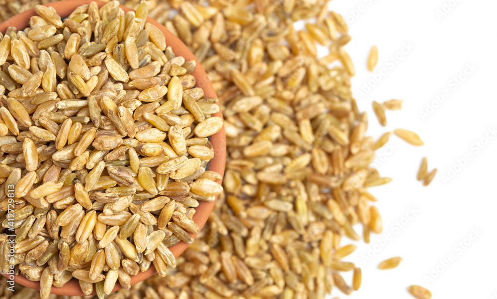 Obraz premium Freekeh Grain on a White Background