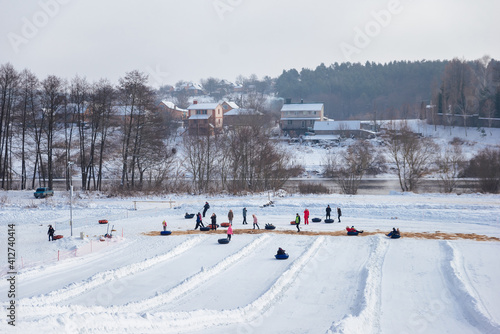 many people ride in the tubing park