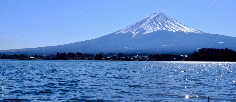 【山梨】河口湖から見る富士山（冬）
