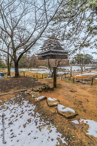 冬の松江城の風景