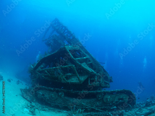 sunken boat in red sea © Javier