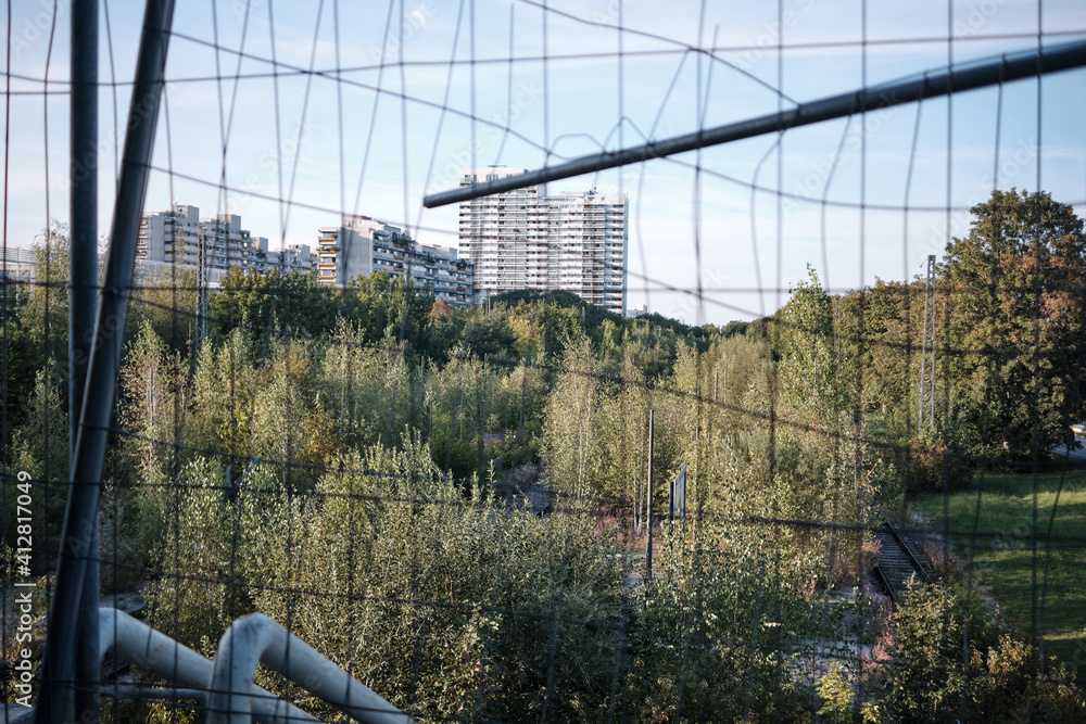 Obraz premium A Deserted Station