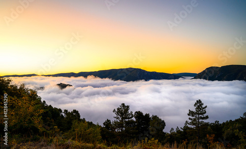 brume sur la sierra de montsec © Pat on stock