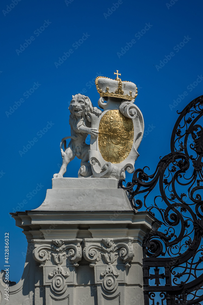 Obraz premium Main entrance Belvedere. Belvedere Palace (1724 was a summer residence for Prince Eugene of Savoy. Vienna, Austria.