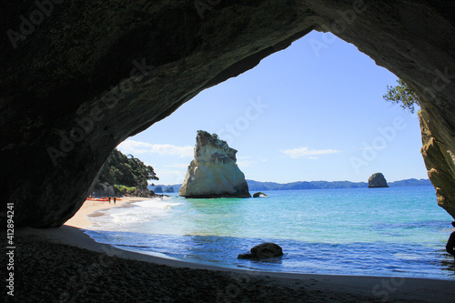 Cathedral Cove Bucht in Coromandel am Strand der Mercury Bay in Neuseeland photo