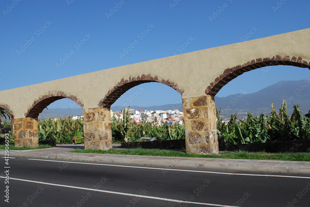 Kanaren - La Palma - Aquädukt mit Blick auf  Los Llanos de Aridane