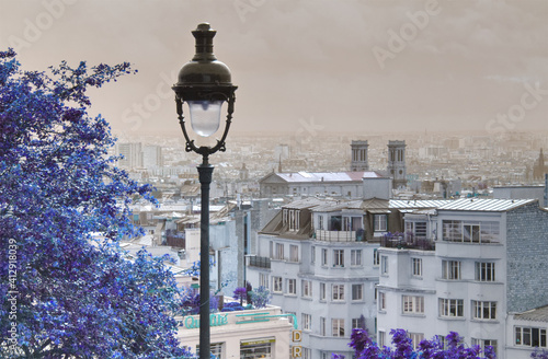 Panorama Paryża z latarnią