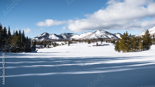 Fototapeta Naklejka Na Ścianę i Meble -  Steamboat Lake State Park in Clark, Colorado in winter