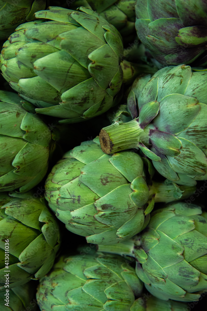 Obraz premium Pile of artichoke hearts