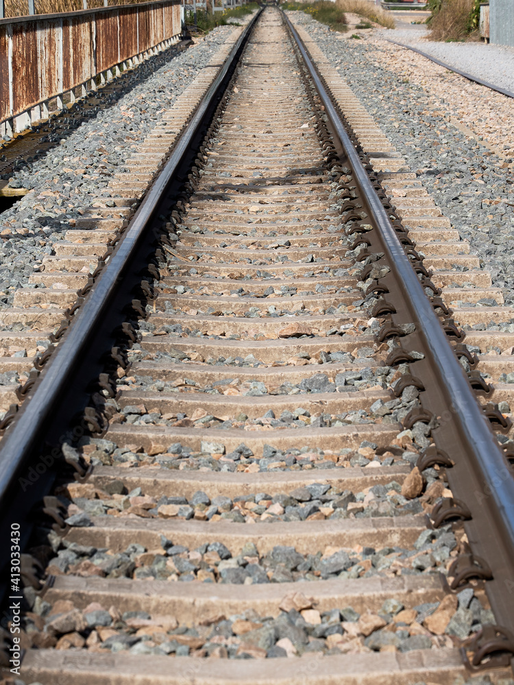 Train tracks to infinity, metal Train tracks to infinity, metal