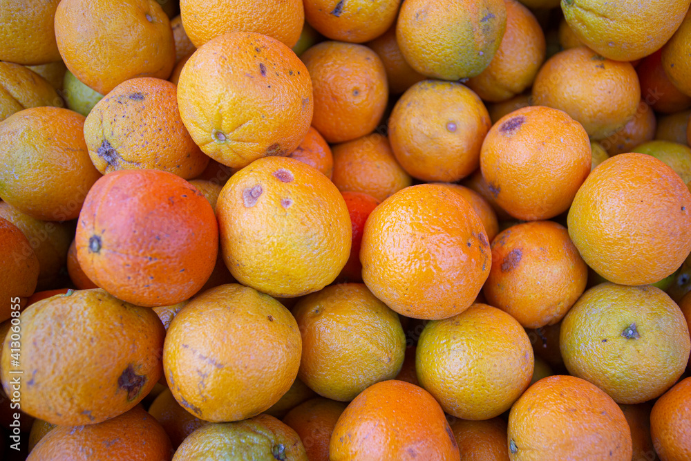 Oranges on a table in a market