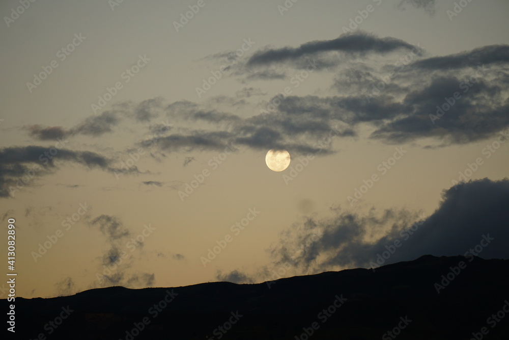 Fototapeta premium LUNA TARDE