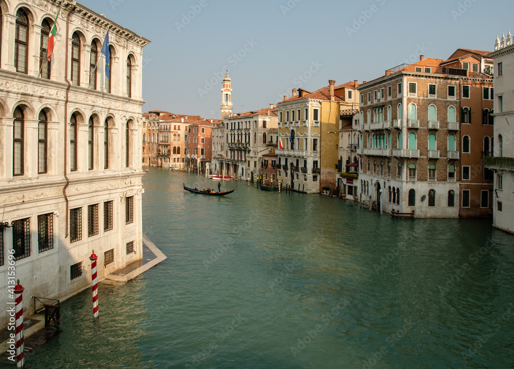 Quiet time on a Venetian canal 4705