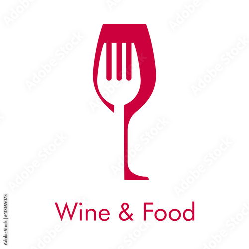 Logotipo con texto Wine & Food con copa de vino con tenedor en espacio negativo en color granate	