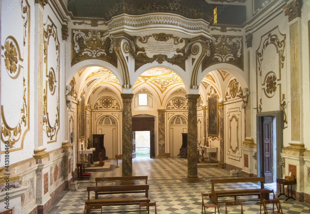 Italia, Toscana, Firenze, interno della chiesa di San Giorgio.