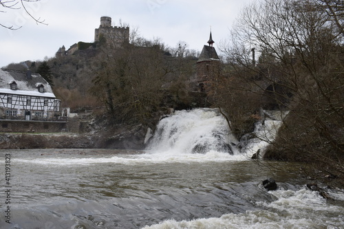 wilder Elzwasserfall im Februar photo