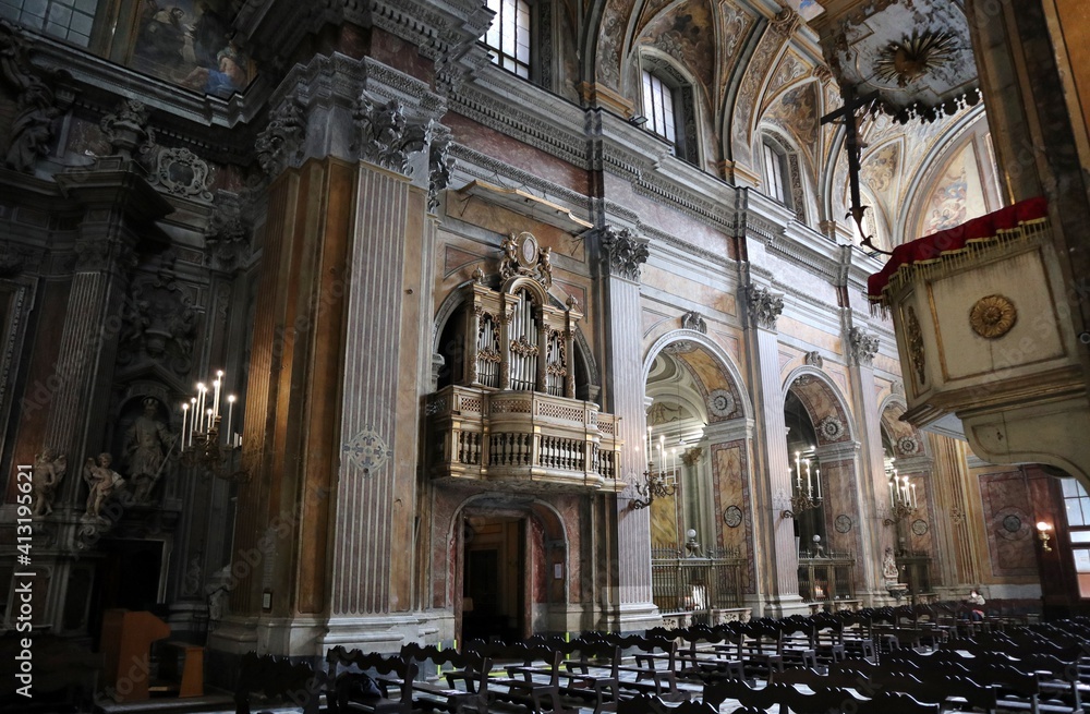 Napoli - Interno della Chiesa di San Ferdinando dal transetto
