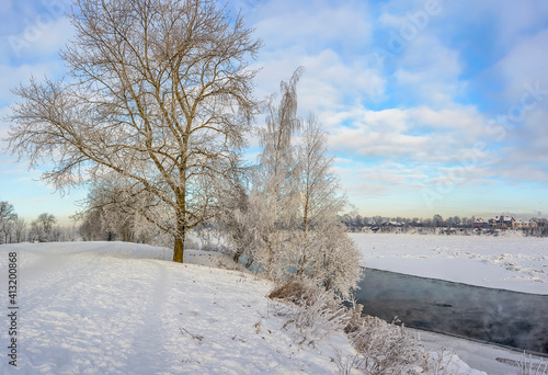 Frosty day on the banks of the Neva River in the month of February.