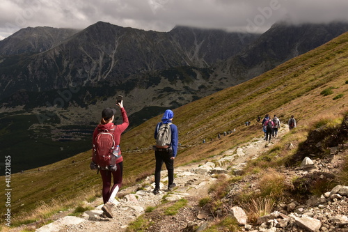 Fototapeta Naklejka Na Ścianę i Meble -  Kasprowy Wierch, wakacje w Tatrach, turyści 