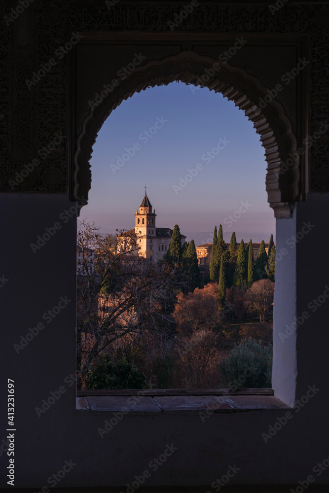Fototapeta premium Beautiful gardens and architecture of the alhambra