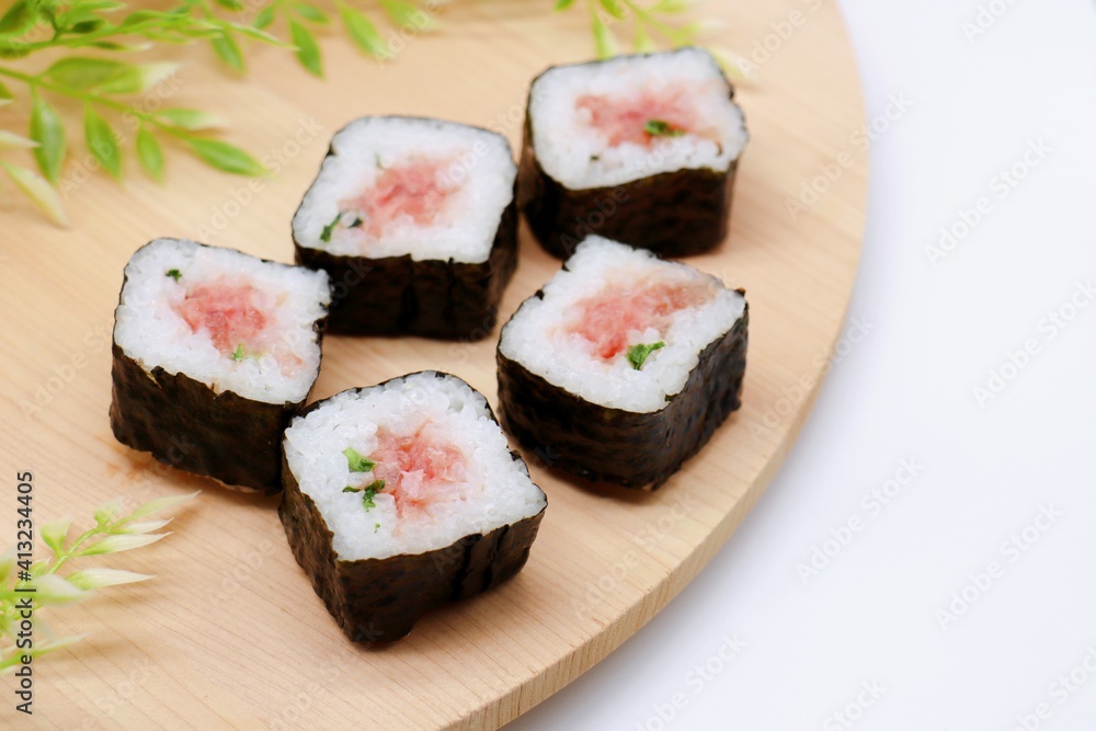 ネギトロ巻き　まぐろの巻き寿司