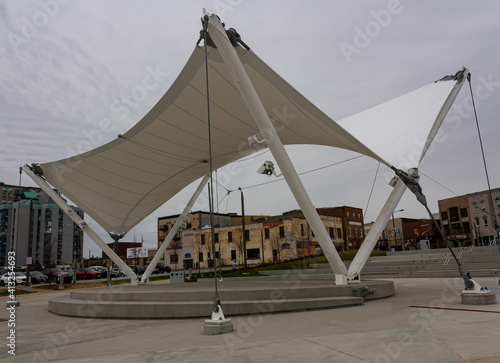Obraz na płótnie A tensile structure comprising a membrane roof steel columns and cables w salonie