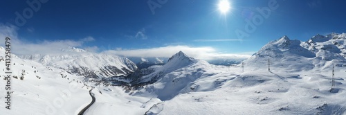 Panorama des Berninapasses in der Schweiz mit Blick nach Italien