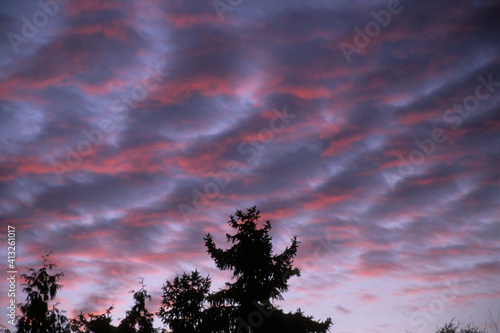 Bewoelkung am Abendhimmel photo