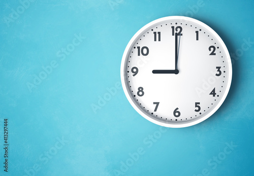 09:00 or 21:00 wall clock time