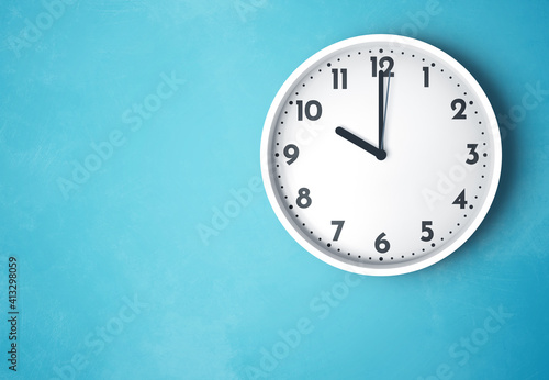 10:00 or 22:00 wall clock time