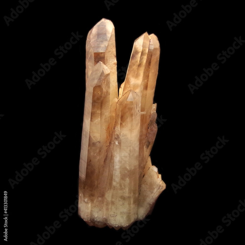 Fotografía Smoky quartz crystal druse on black background