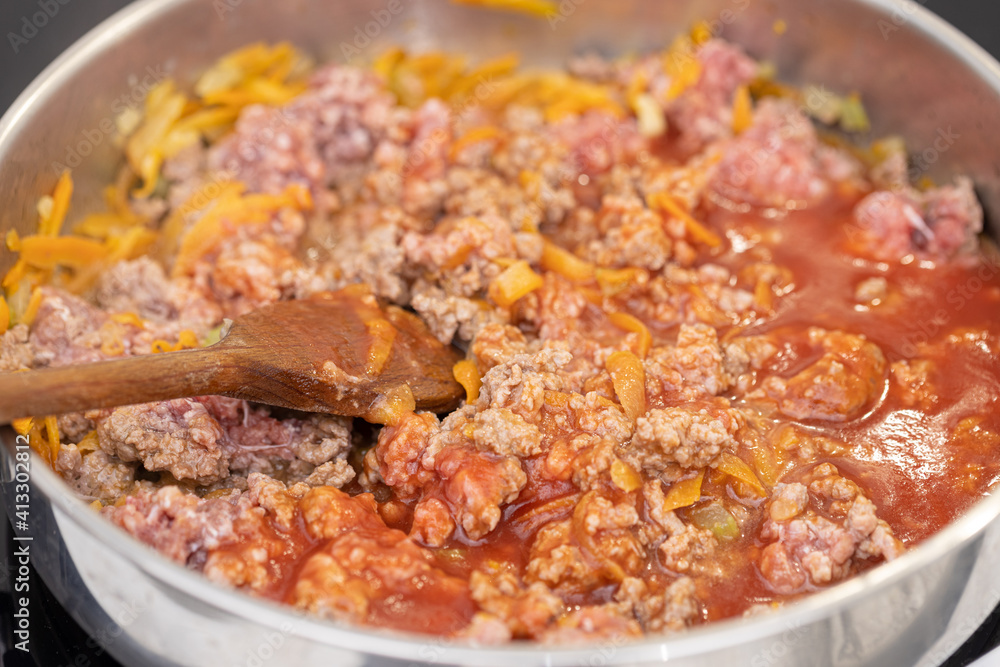 Cooking minced meat with tomato sauce Cooking minced meat with tomato sauce