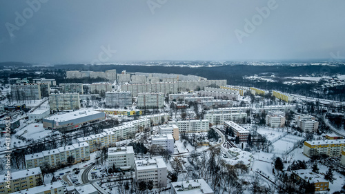Jastrzębie Zdrój, przemysłowe miasto na Śląsku w Polsce zimą z lotu ptaka