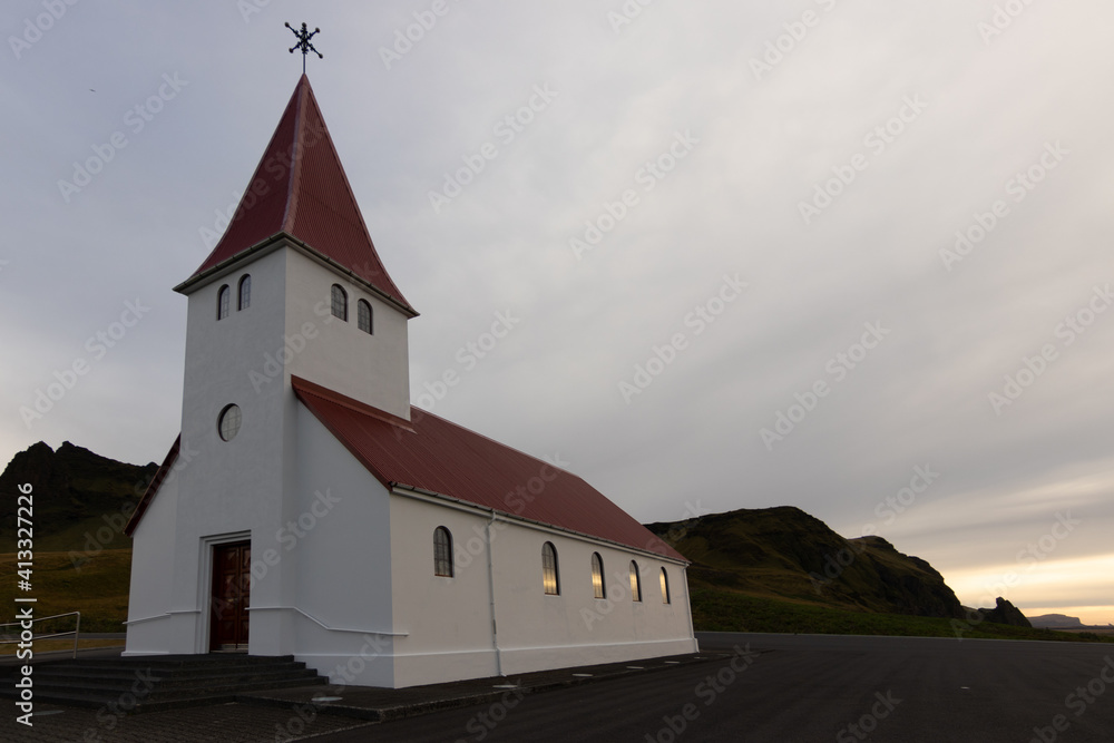 Iglesia en Vik, Islandia