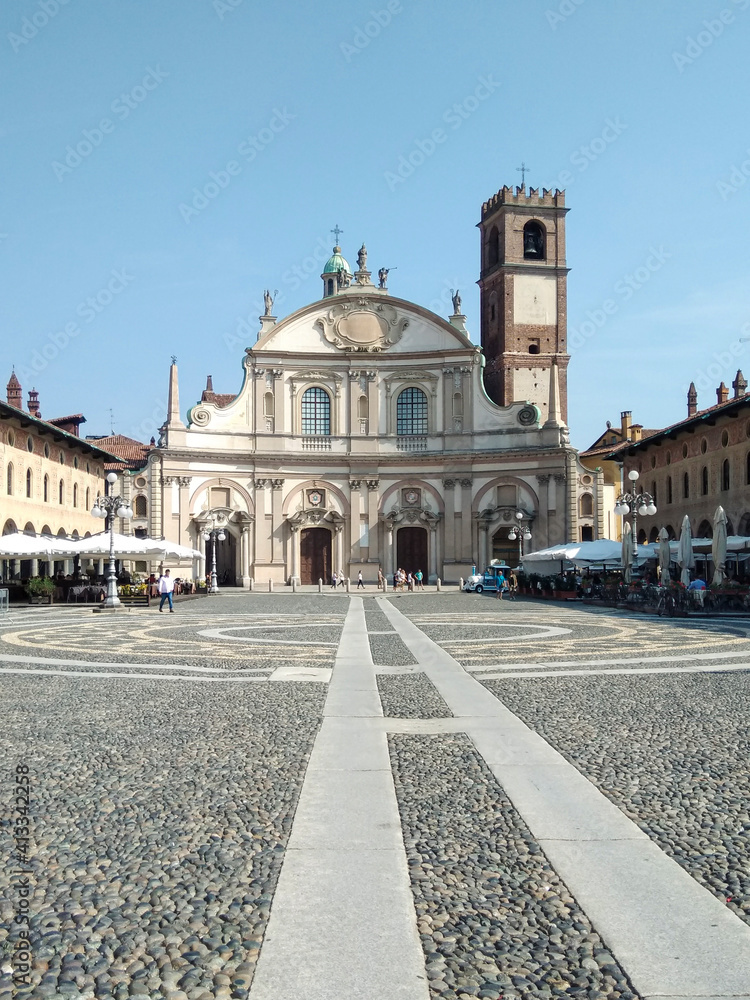 Vigevano and its cathedral