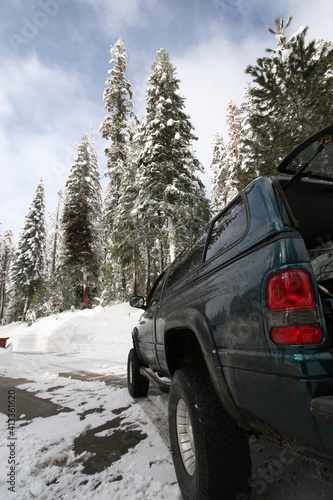 Kings Canyon National park Truck in the snow
