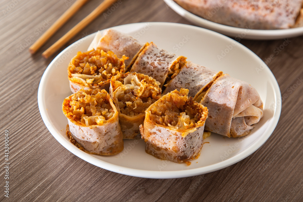 Popular Chinese fresh popiah in Singapore and Malaysia. Popular Chinese fresh popiah in Singapore and Malaysia.