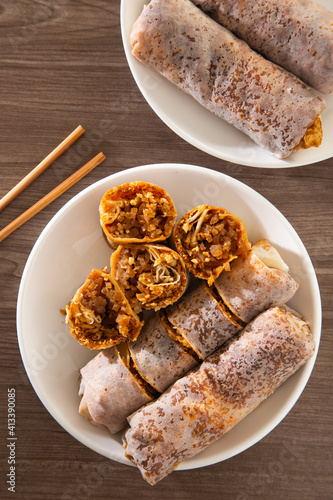 Popular Chinese fresh popiah in Singapore and Malaysia.