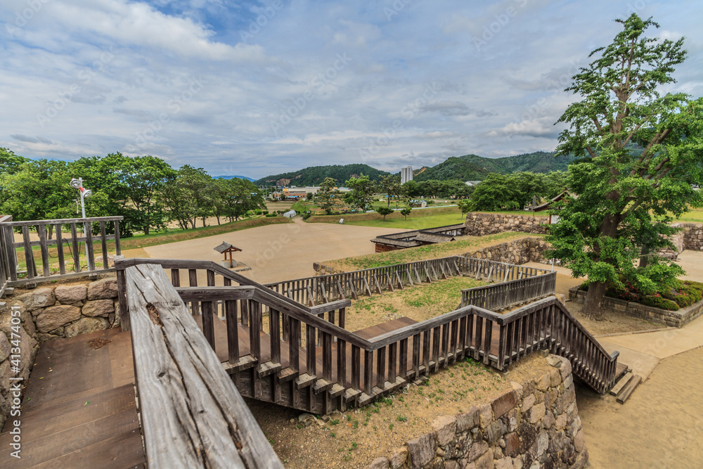 初夏の松代城の天守台から見た風景