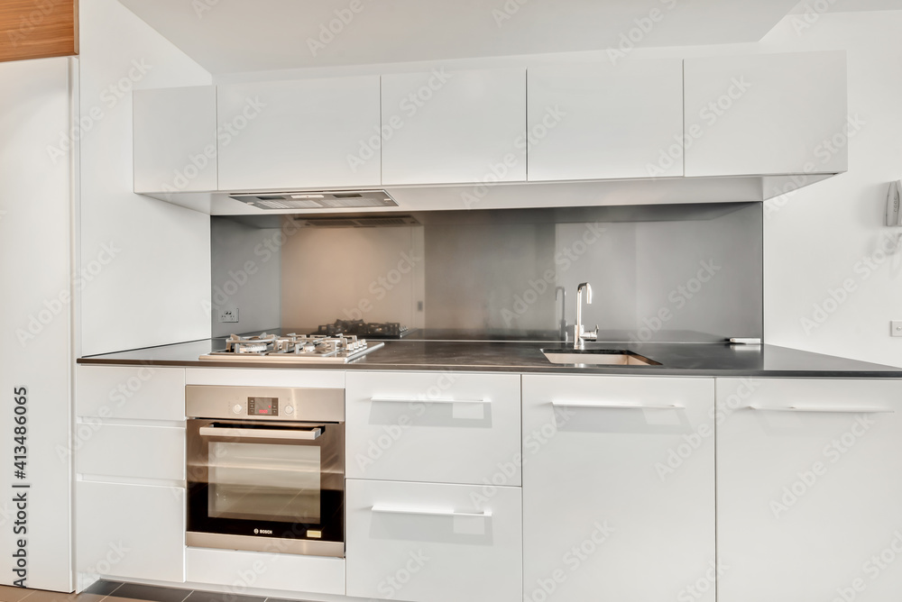 Fototapeta premium Empty and unfurnished brand new apartment 