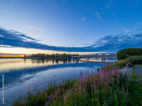 Fotografía A summer night in the city Oulu