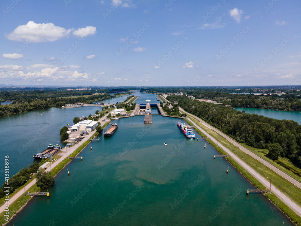 Fototapeta premium Rhein, Schleuse